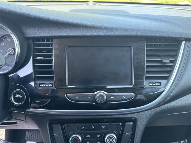 Used 2022 Buick Encore Preferred w/ Safety Package image 21