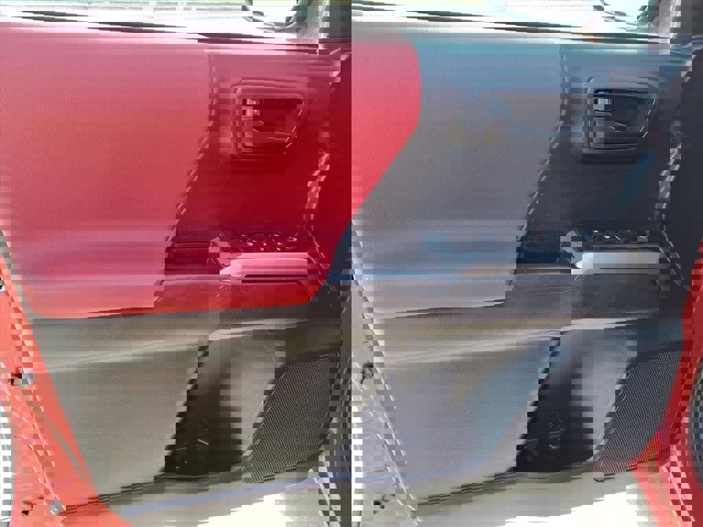 Used 2019 Toyota Tacoma SR5 image 13