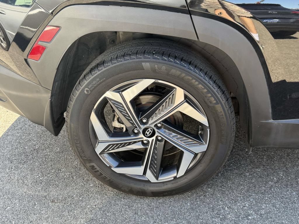Certified 2023 Hyundai Tucson Limited AWD/4WD image 11