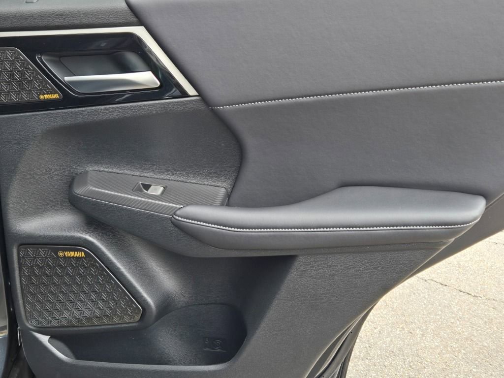 New 2025 Mitsubishi Outlander SE image 10