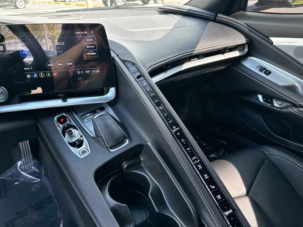 Used 2022 Chevrolet Corvette 2LT Coupe w/ Z51 Performance Package image 23