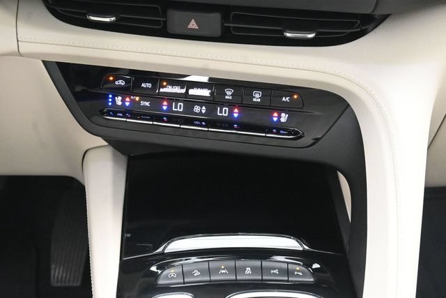 Used 2022 Buick Envision Avenir w/ Technology Package II AWD/4WD image 24