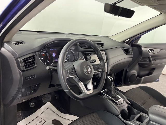 Used 2018 Nissan Rogue SV w/ Sun & Sound Touring Package image 19