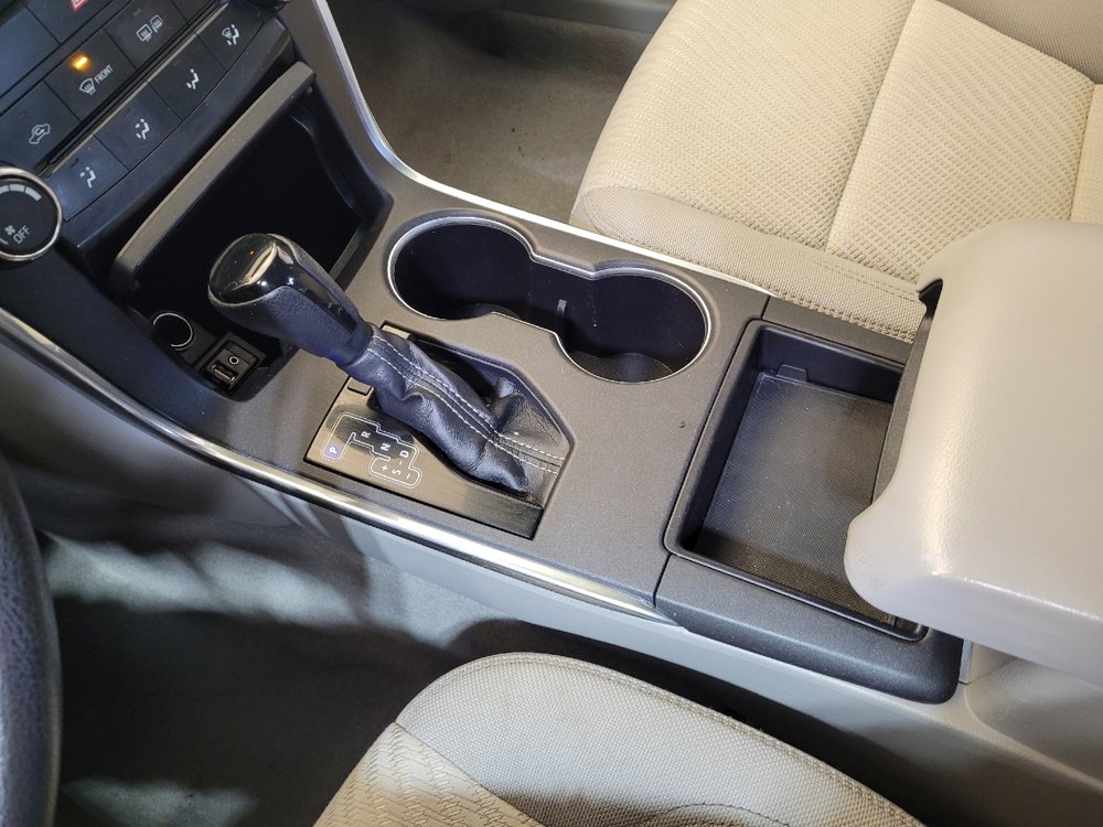 Used 2015 Toyota Camry LE image 26