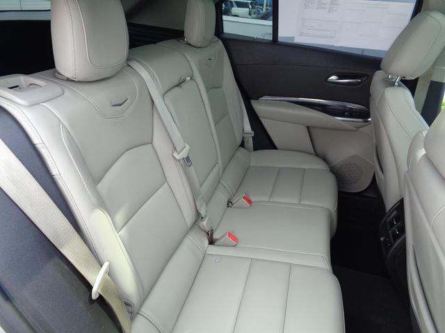 Used 2021 Cadillac XT4 Luxury w/ Cold Weather Package FWD image 26