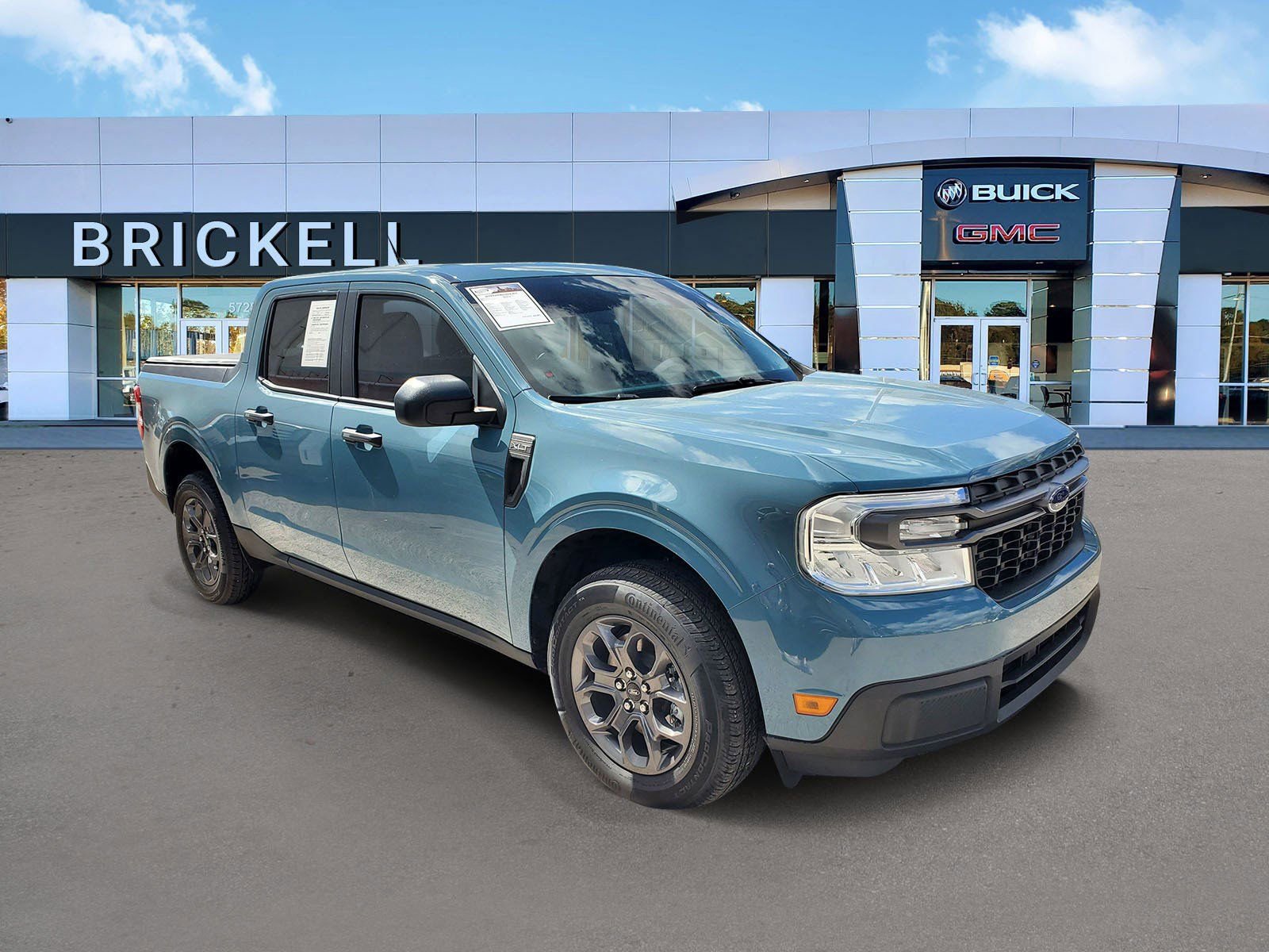 Used 2023 Ford Maverick XLT image 2