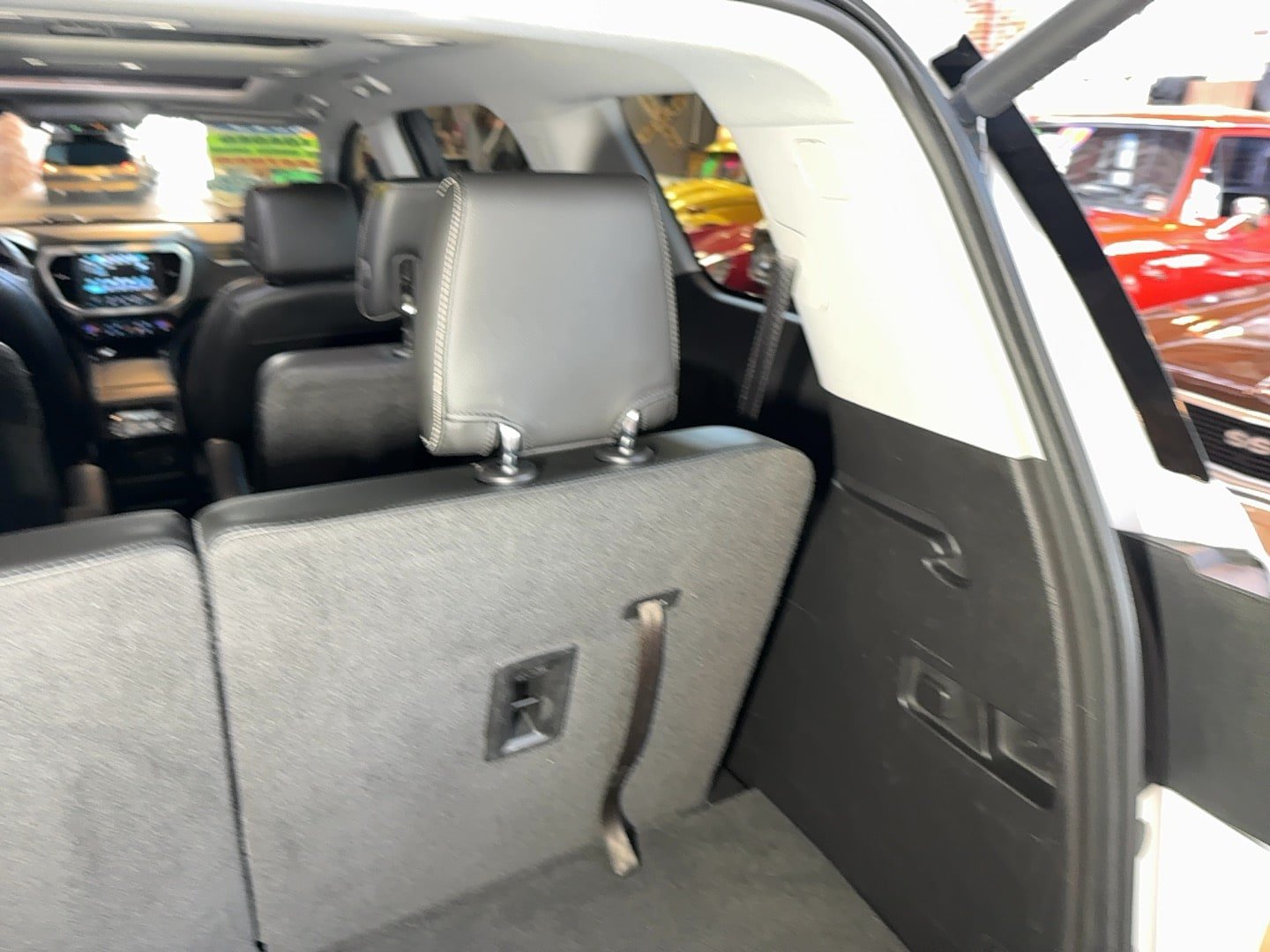 Used 2019 GMC Acadia SLT w/ LPO, Black Accent Package AWD/4WD image 75