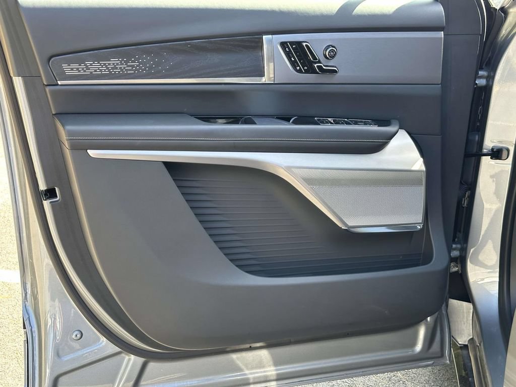 Certified 2026 Cadillac Vistiq Platinum w/ LPO, Floor Liner Package AWD/4WD image 29