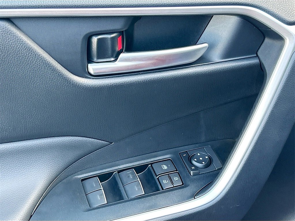 New 2025 Toyota RAV4 XLE image 17