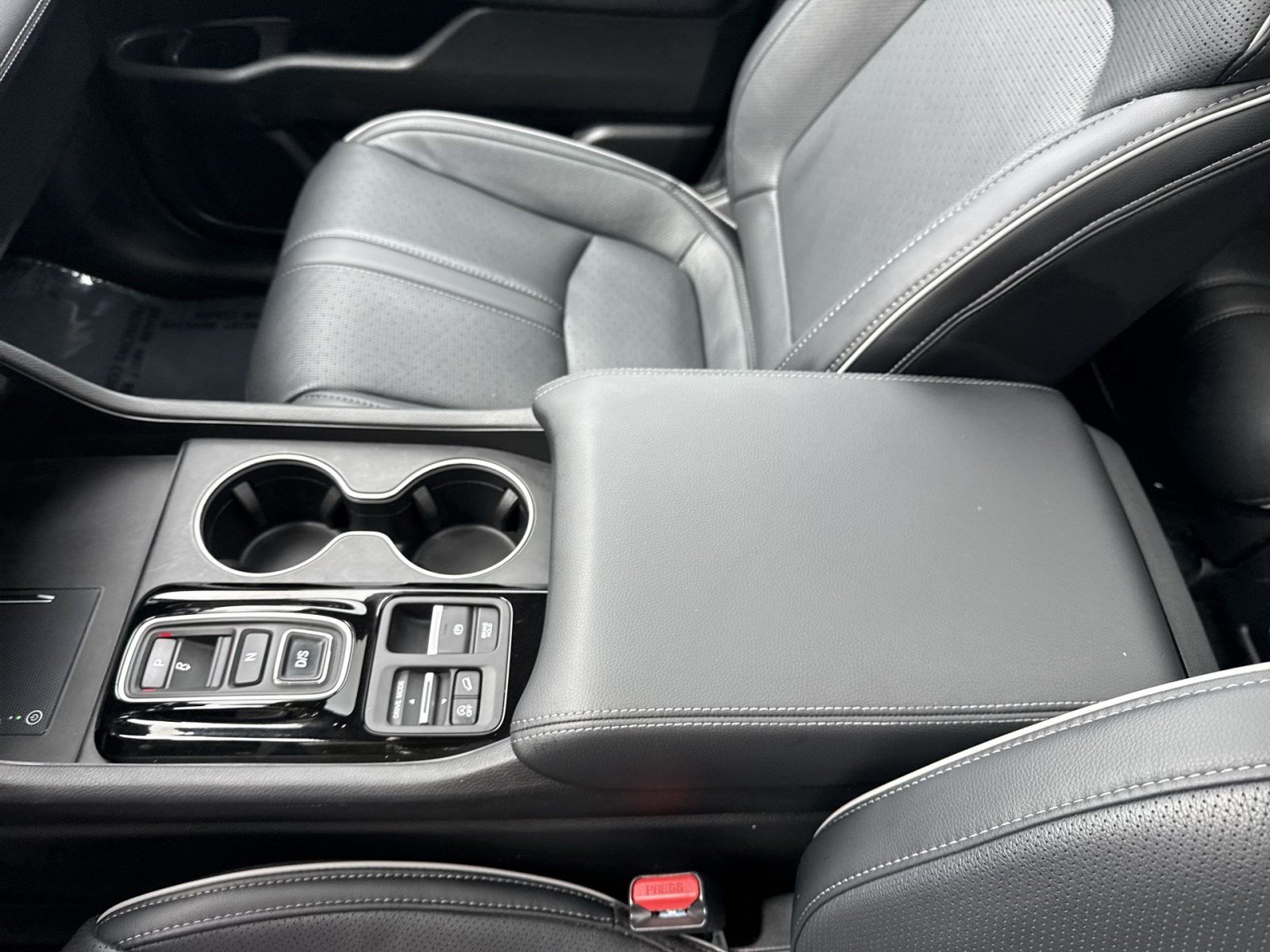 Used 2025 Honda Pilot Elite image 21