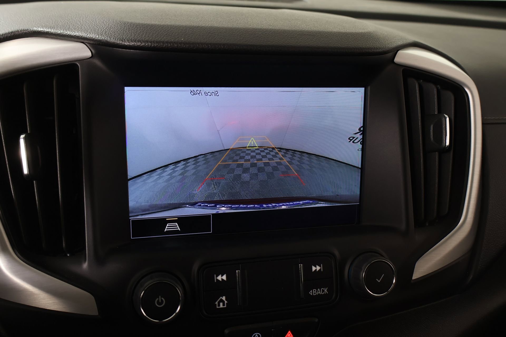 Used 2024 GMC Terrain SLE w/ Driver Convenience Package image 6