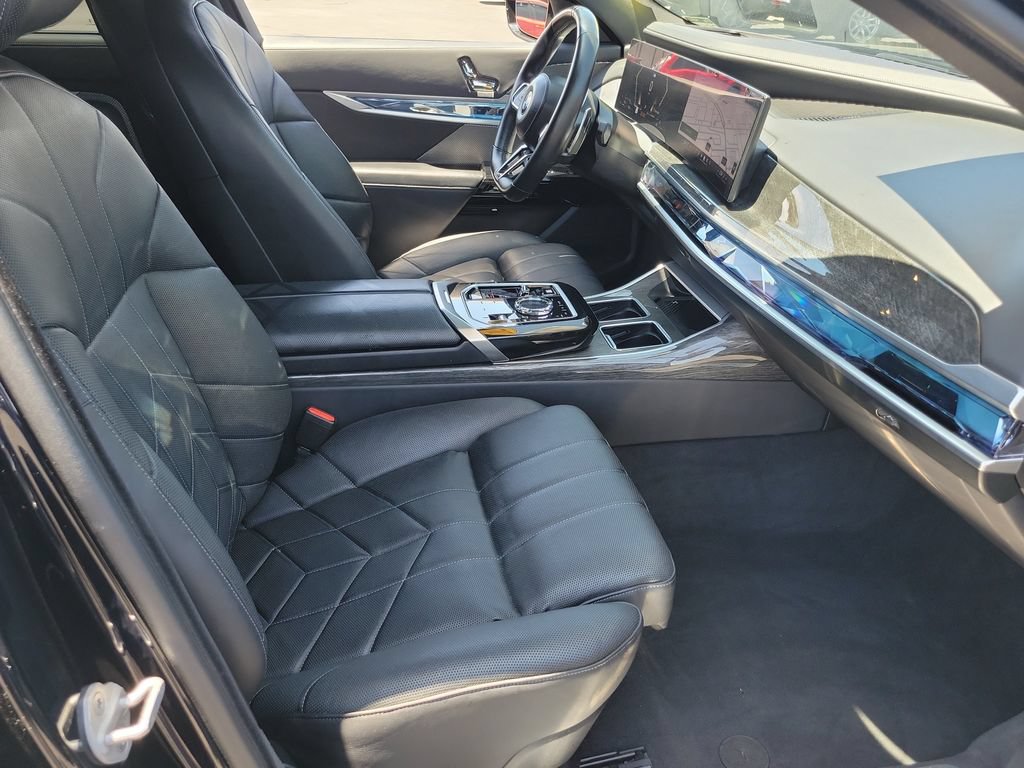 Used 2024 BMW 740i RWD image 21
