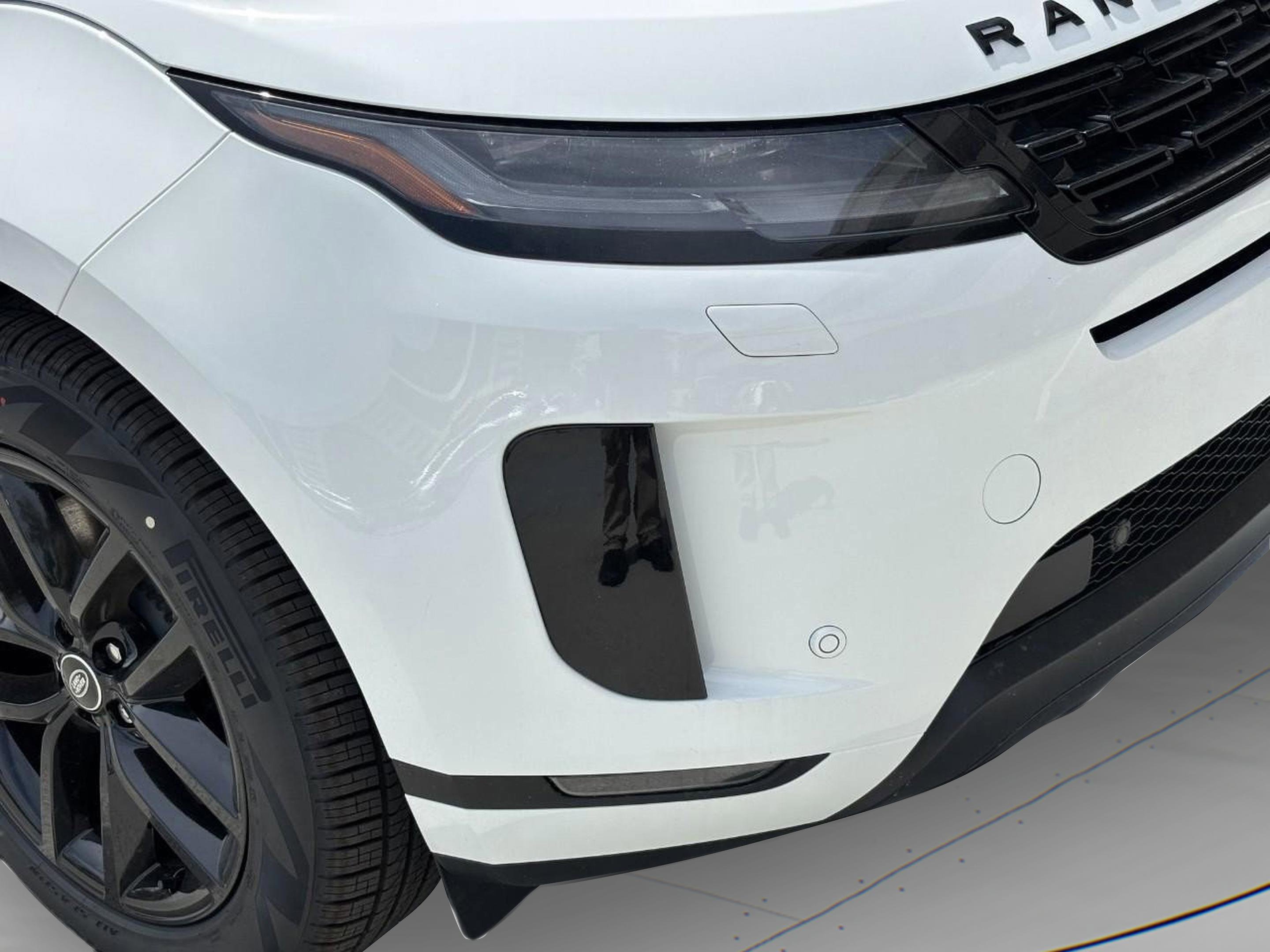 Used 2026 Land Rover Range Rover Evoque S image 9