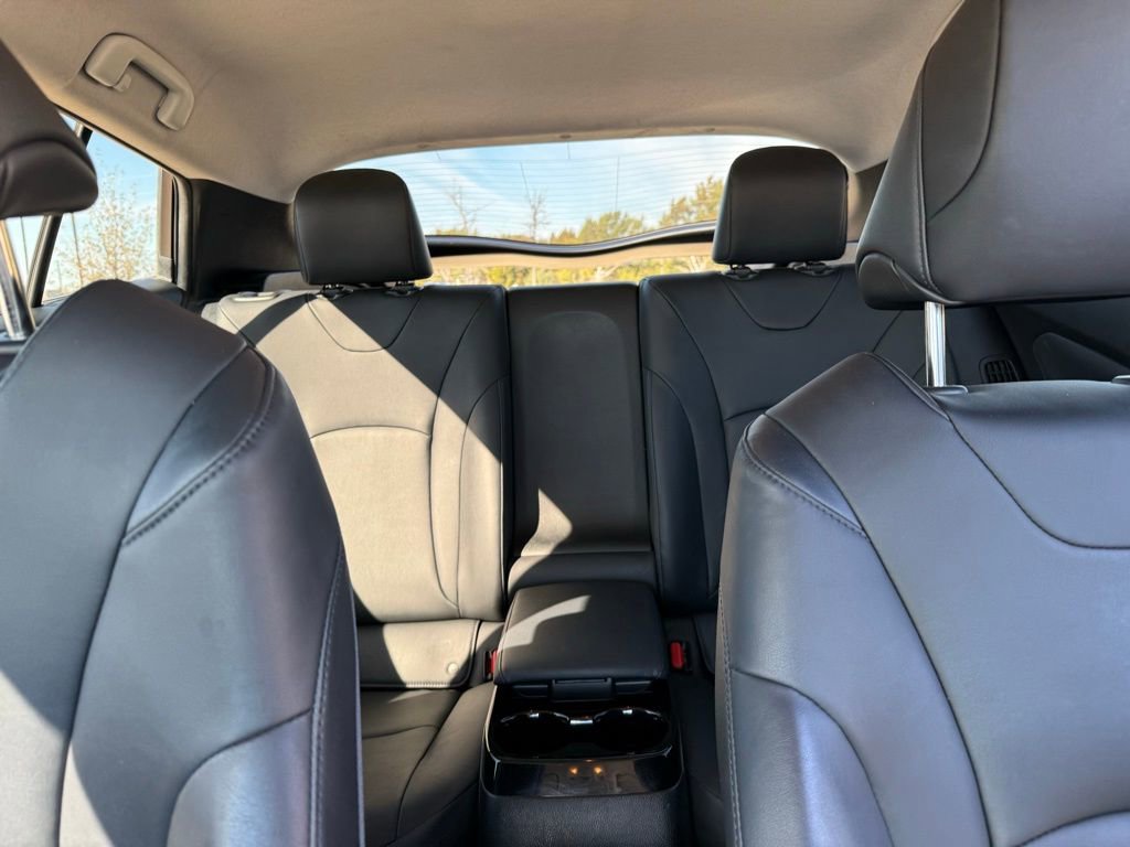 Used 2018 Toyota Prius Prime Premium FWD image 19