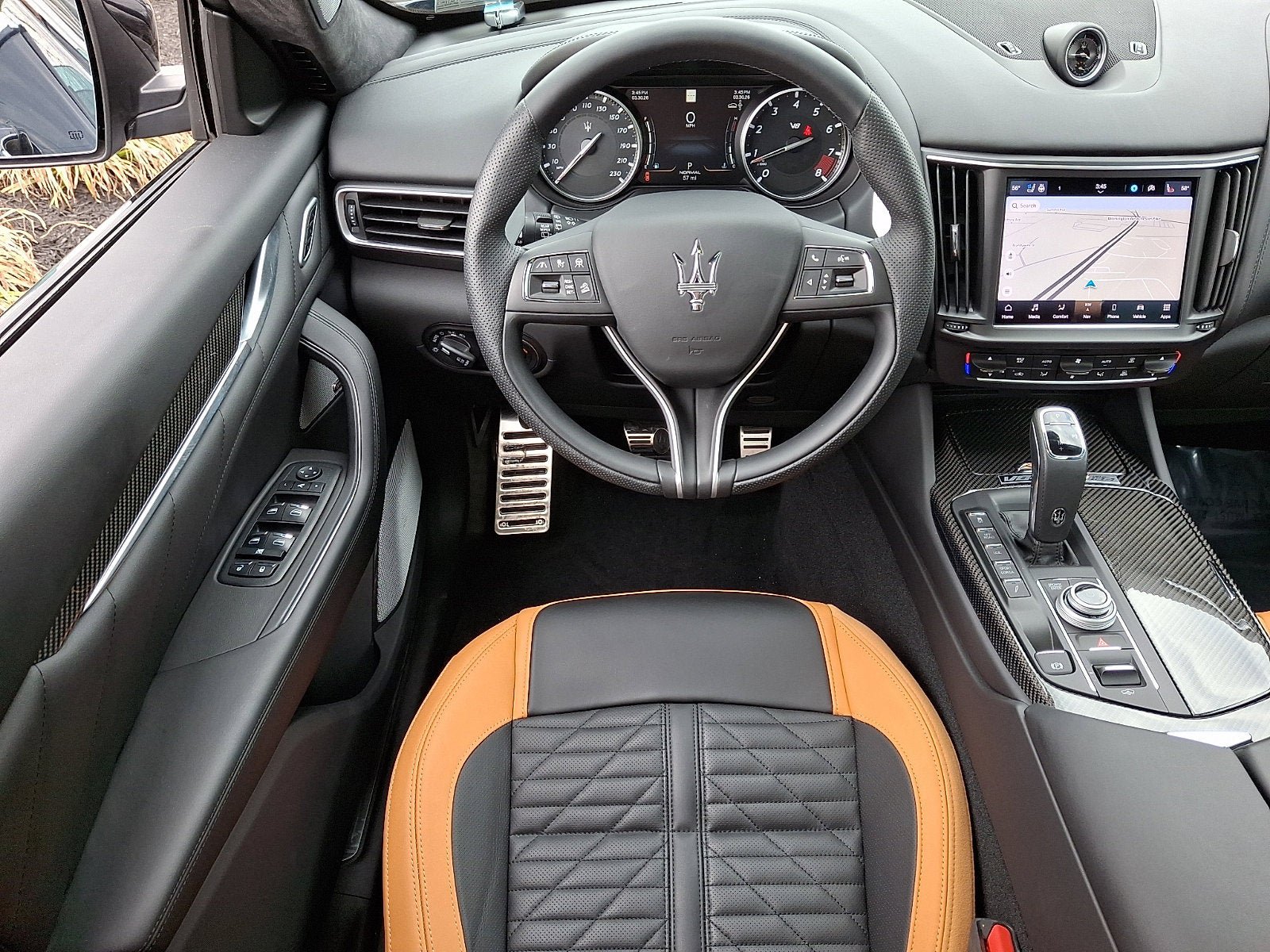 Used 2024 Maserati Levante Trofeo AWD/4WD image 12