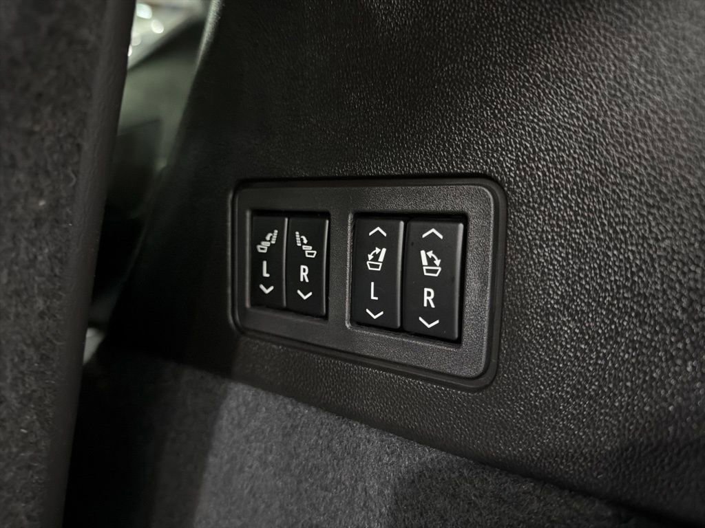 Used 2023 Cadillac XT6 Premium Luxury image 41