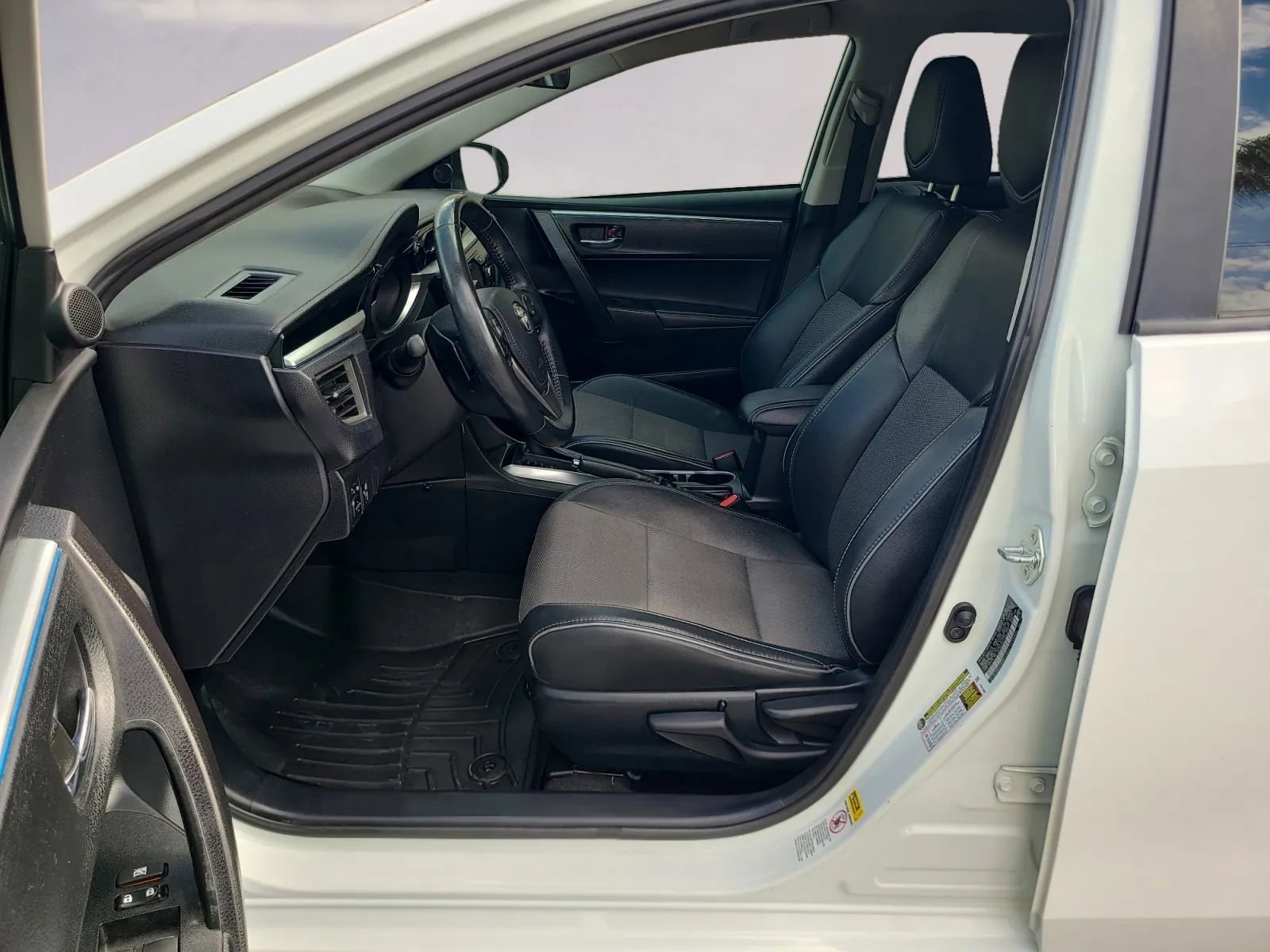 Used 2015 Toyota Corolla S FWD image 11
