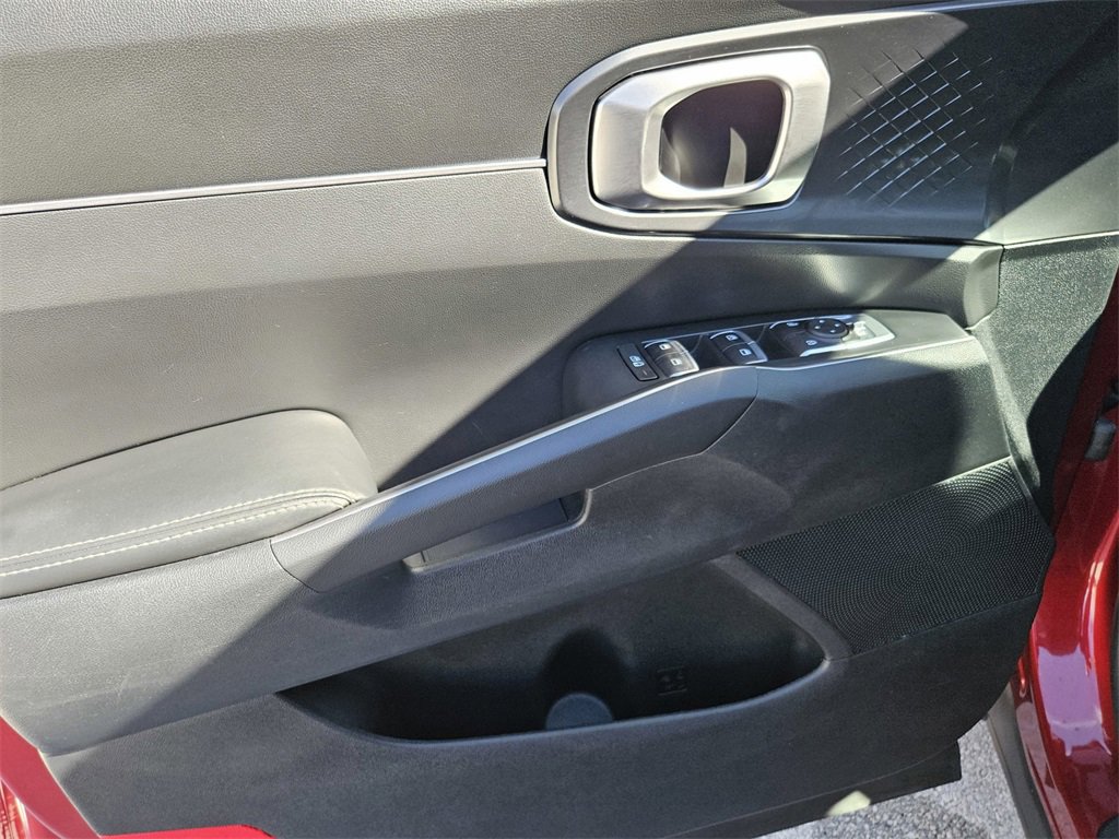 Used 2022 Kia Sorento S image 12