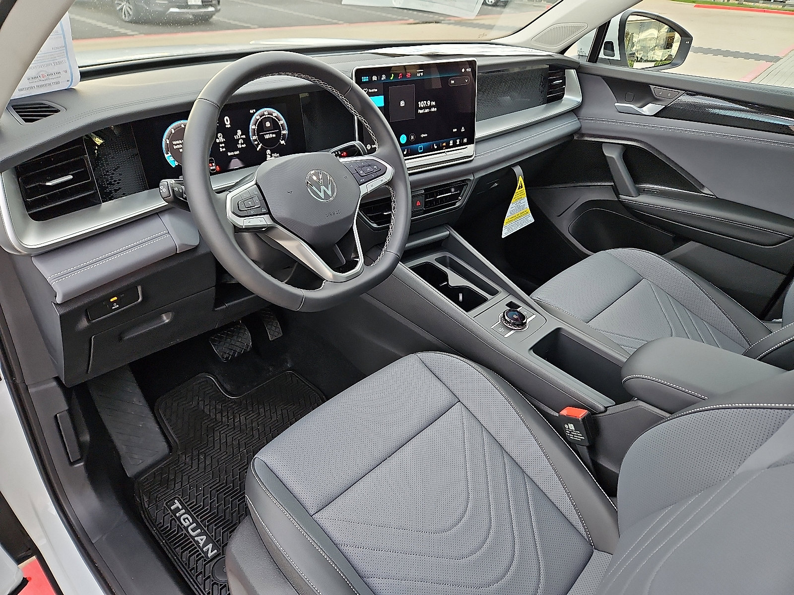 New 2026 Volkswagen Tiguan SE image 13