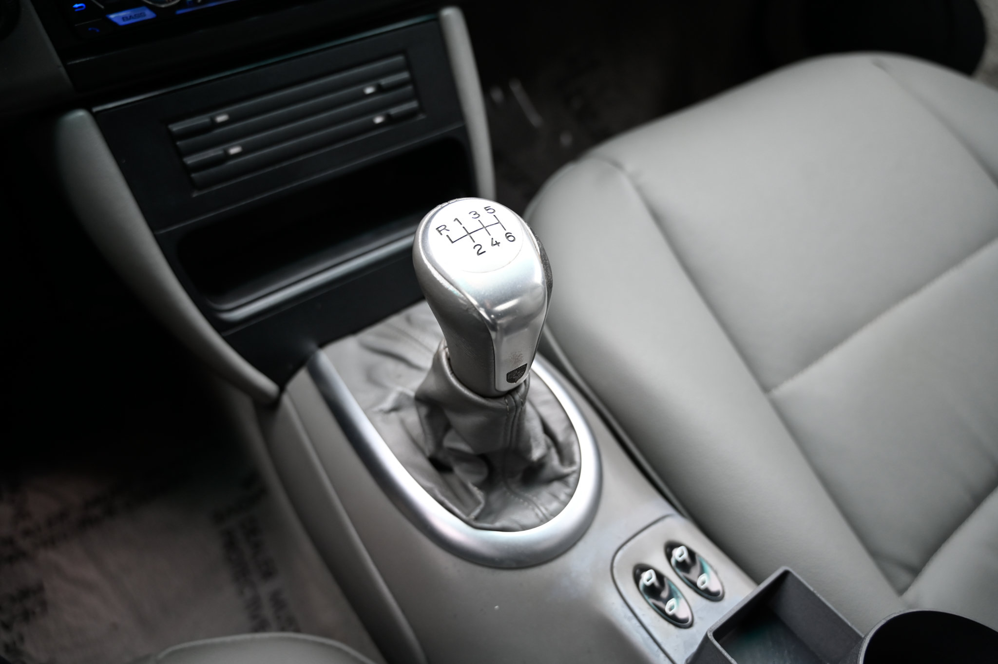 Used 2000 Porsche 911 Carrera RWD image 31