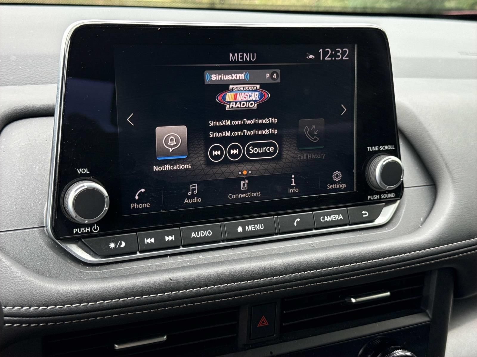 Certified 2026 Nissan Rogue SV AWD/4WD image 9
