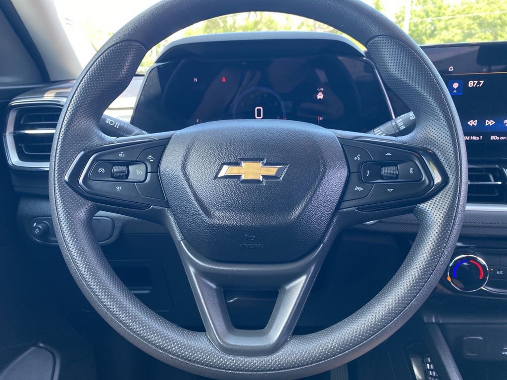 Used 2024 Chevrolet TrailBlazer LT w/ Driver Confidence Package image 25