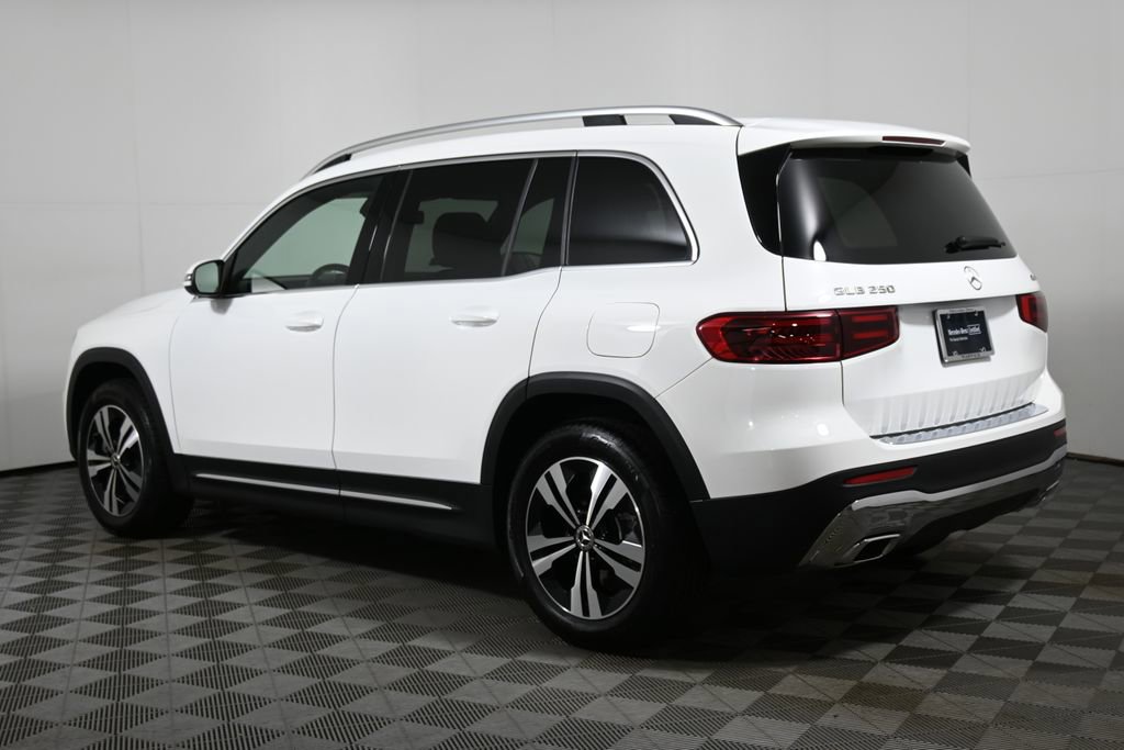 Used 2025 Mercedes-Benz GLB 250 4MATIC image 5