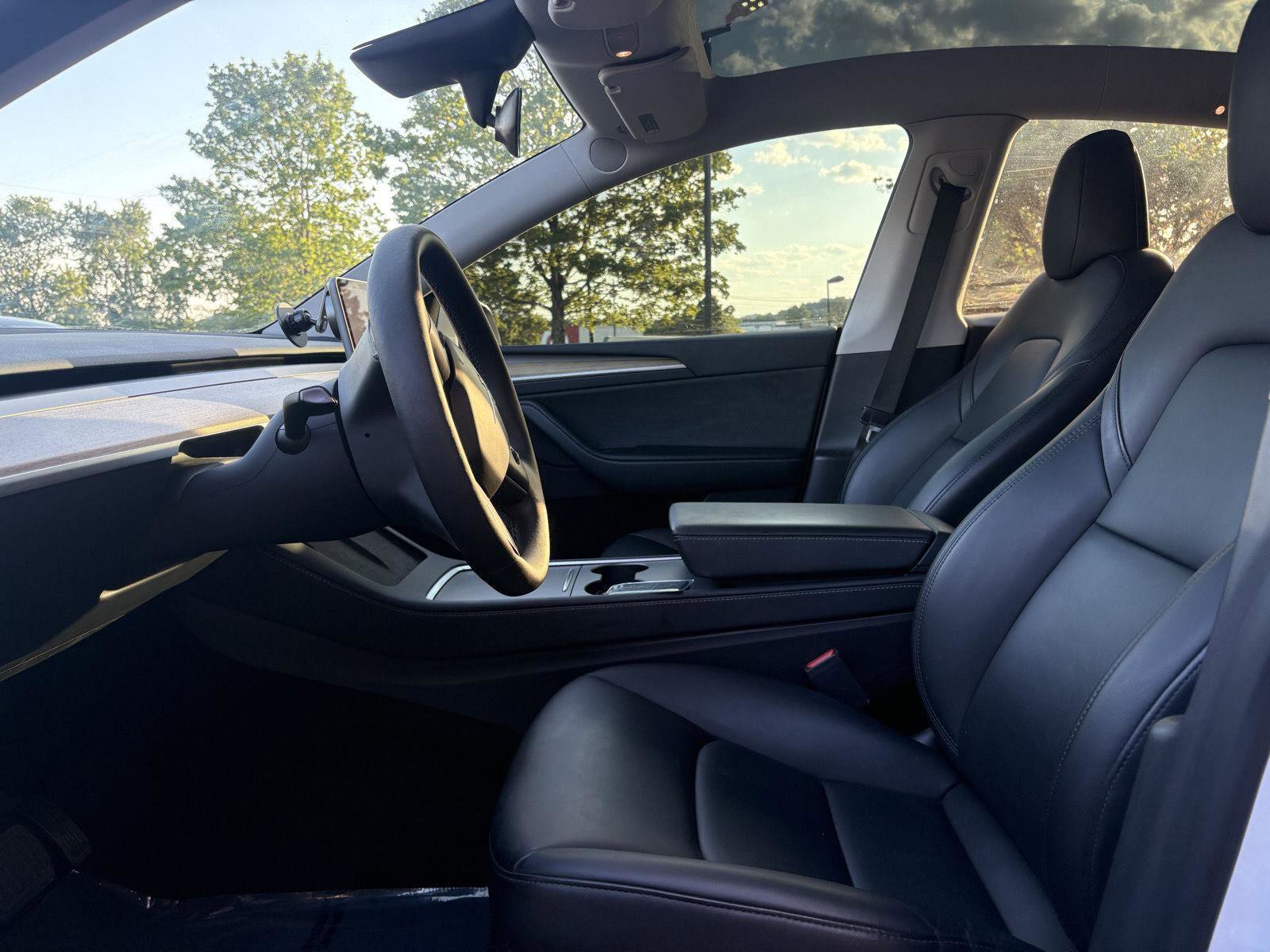 Used 2023 Tesla Model Y Long Range AWD/4WD image 13