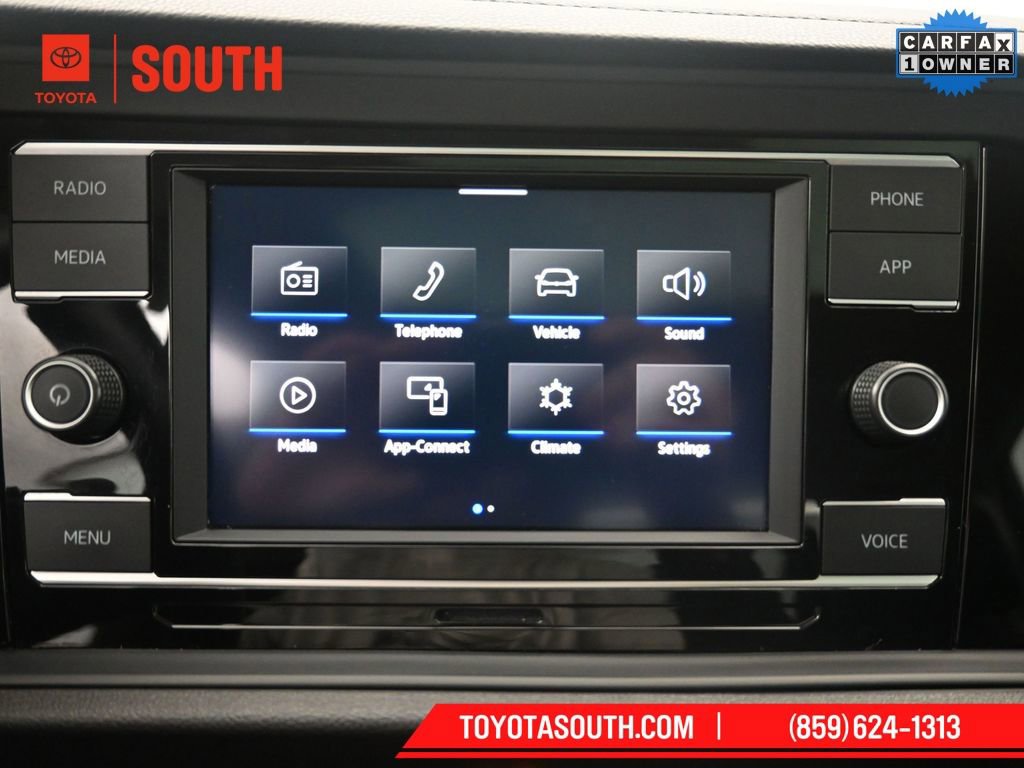 Used 2024 Volkswagen Jetta SE image 16