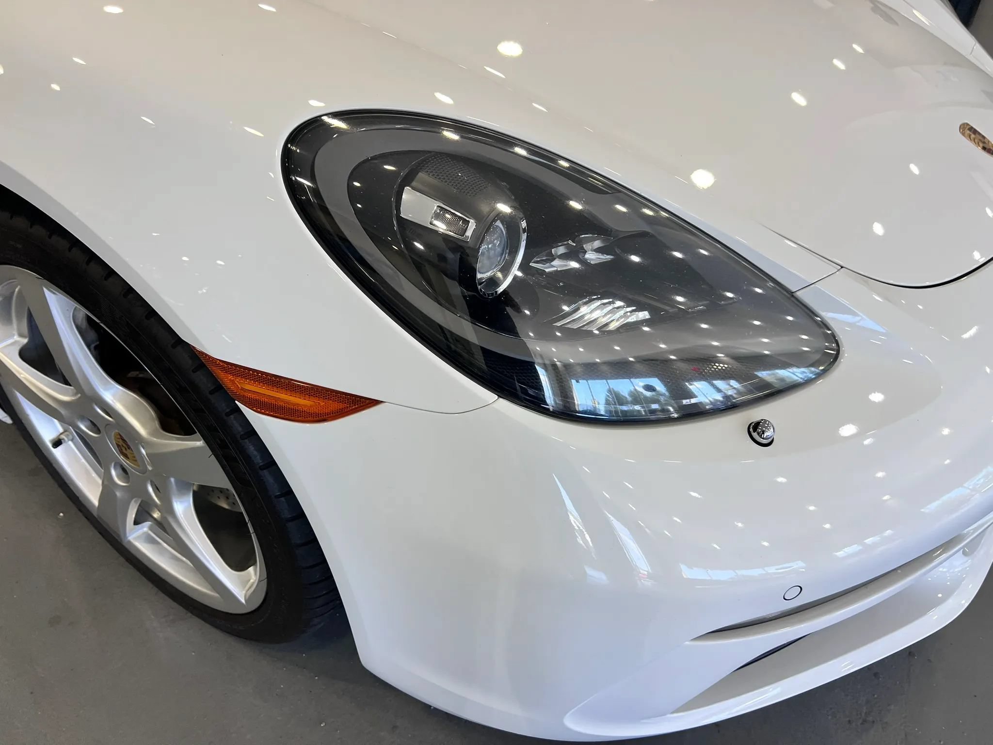 Used 2018 Porsche 718 Boxster RWD image 11