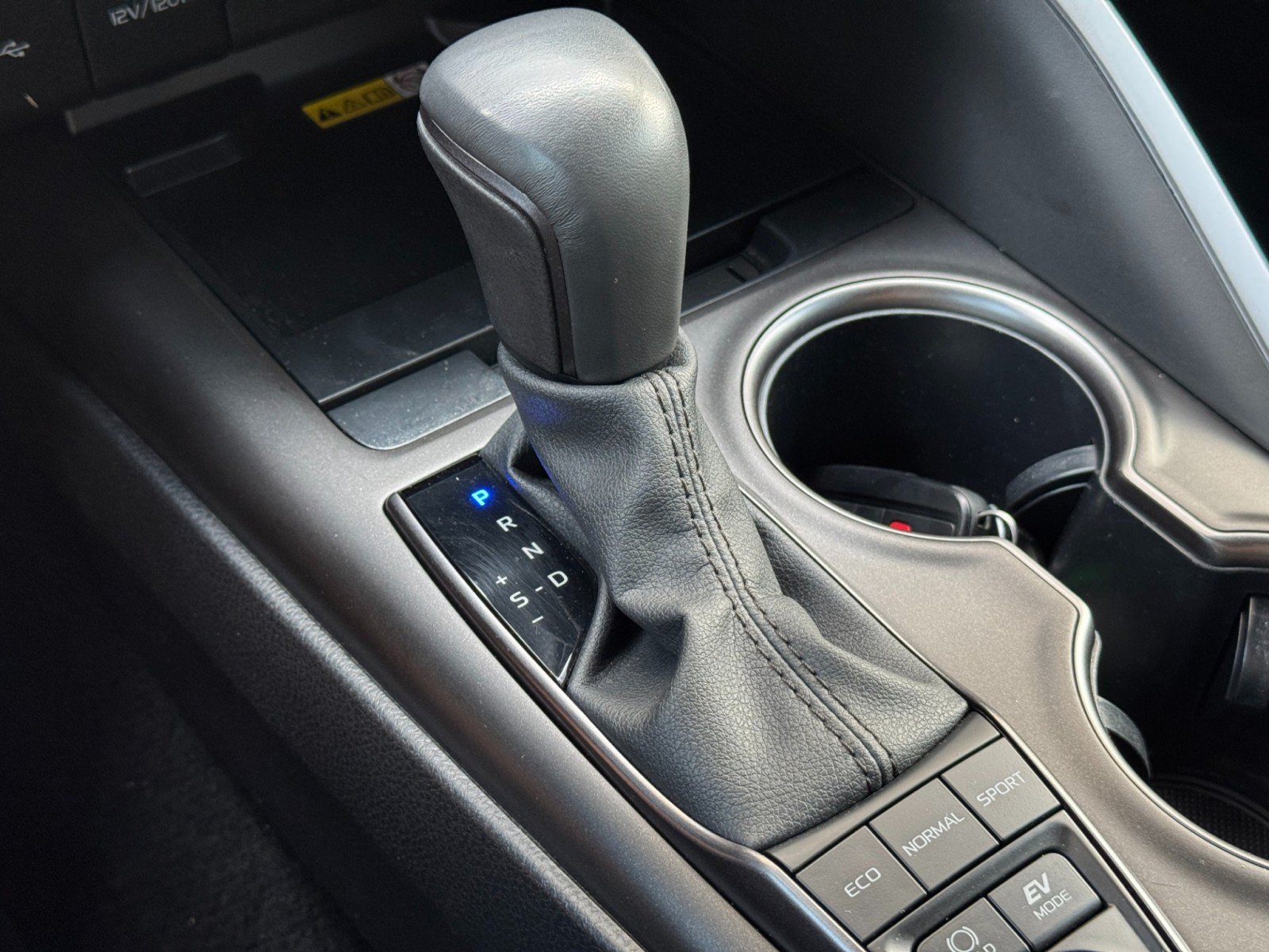 Used 2024 Toyota Camry XSE w/ Cold Weather Package FWD image 28
