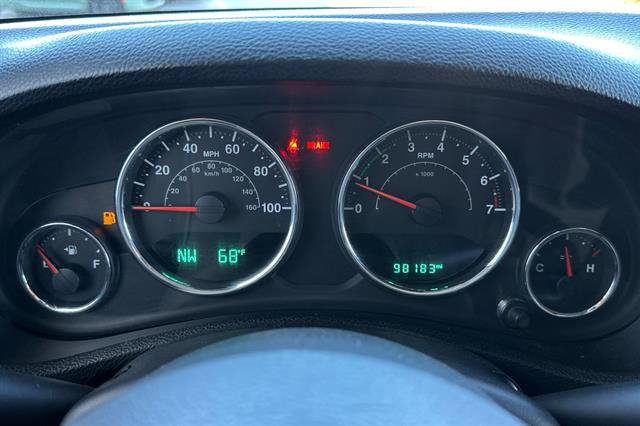 Used 2014 Jeep Wrangler Unlimited Sahara AWD/4WD image 27