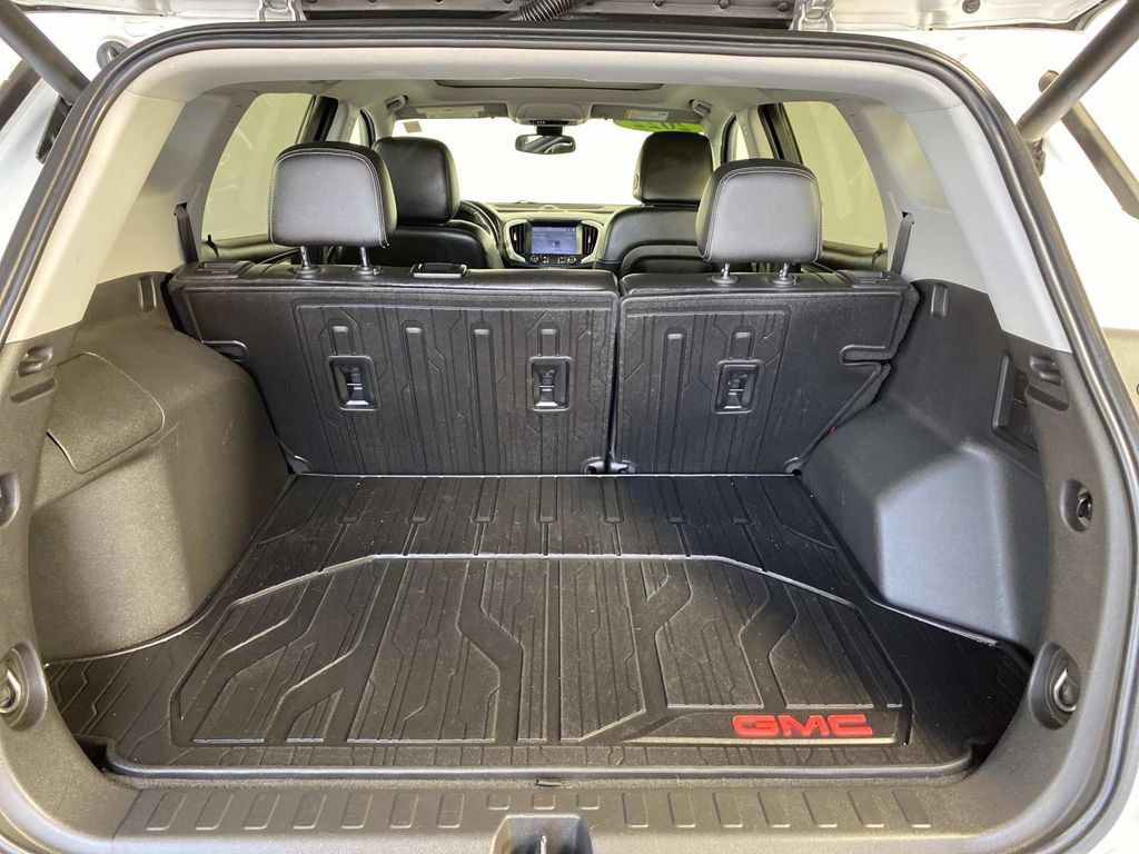 Used 2022 GMC Terrain SLT w/ Infotainment Package II AWD/4WD image 8