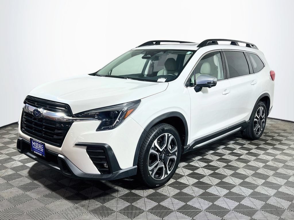 Used 2023 Subaru Ascent Limited w/ Technology Package AWD/4WD image 3