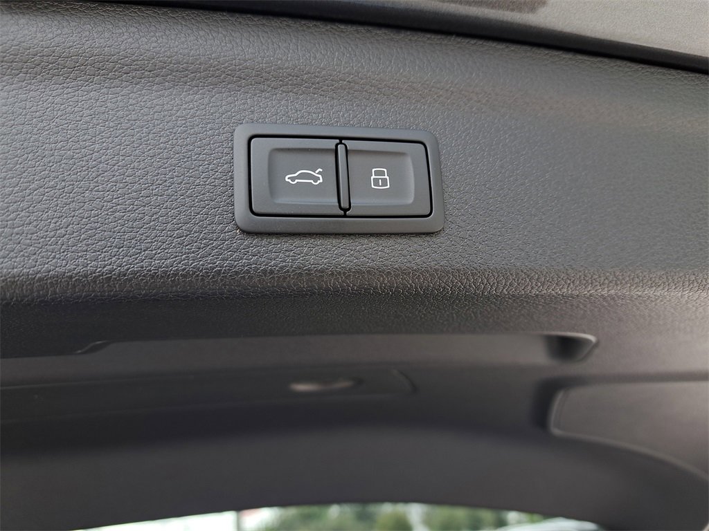 New 2025 Audi Q3 2.0T Premium Plus image 32