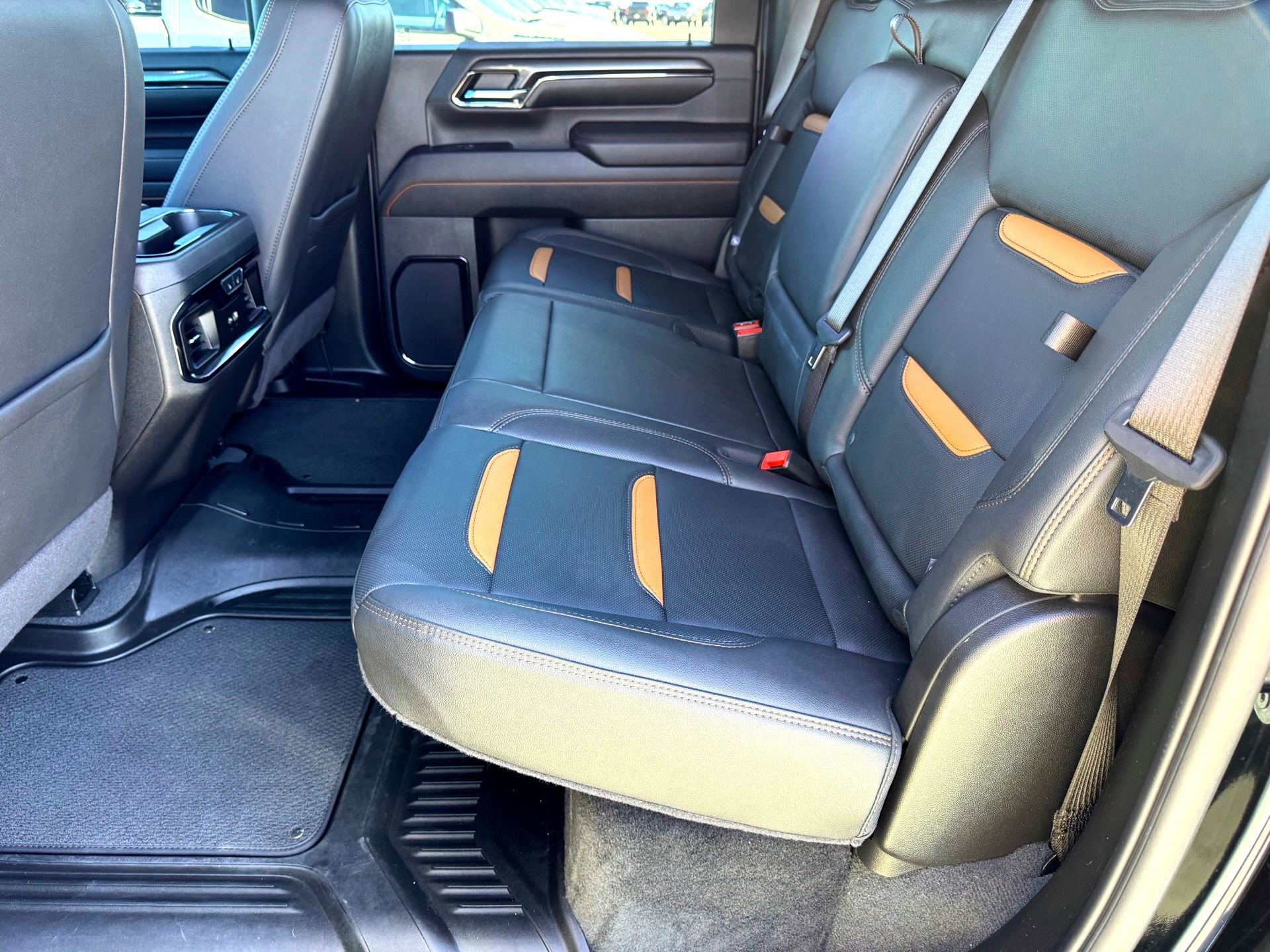 Used 2024 GMC Sierra 3500 AT4 w/ AT4 Premium Plus Package image 21