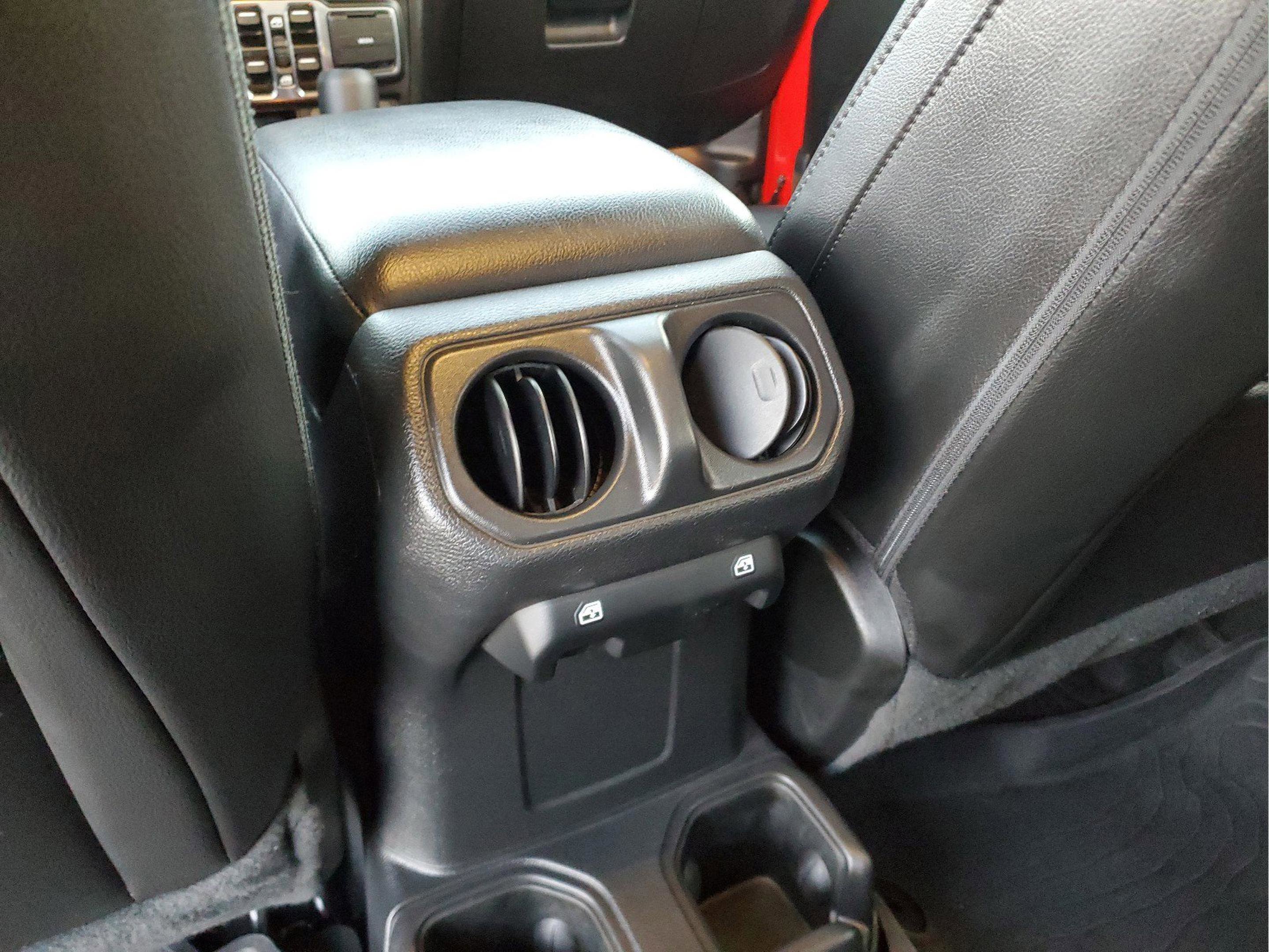 Certified 2023 Jeep Gladiator Sport AWD/4WD image 16