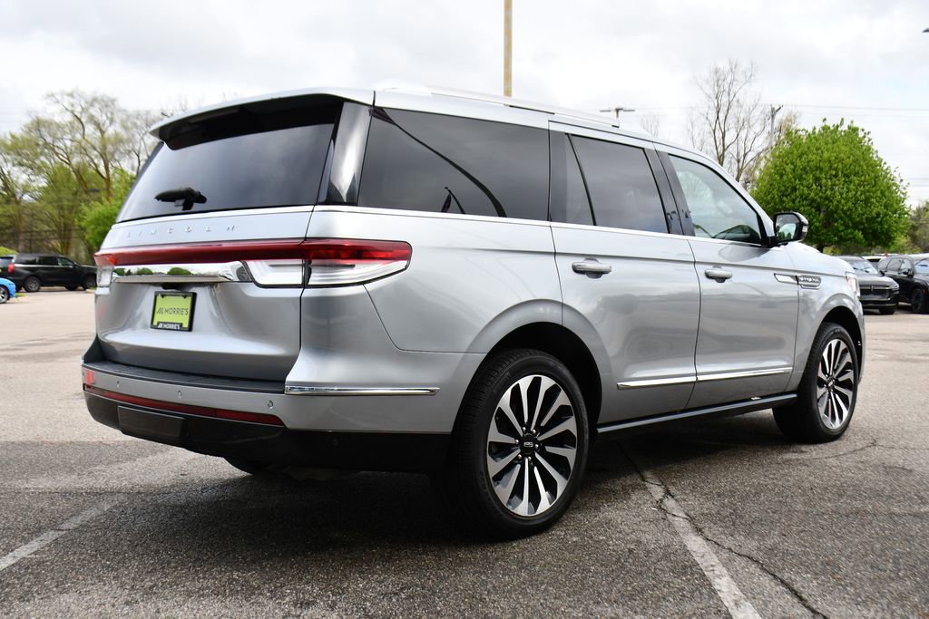 Used 2022 Lincoln Navigator Reserve AWD/4WD image 6