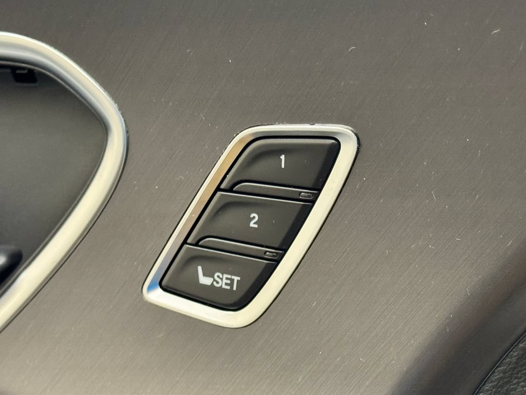 Used 2025 Acura RDX SH-AWD image 15