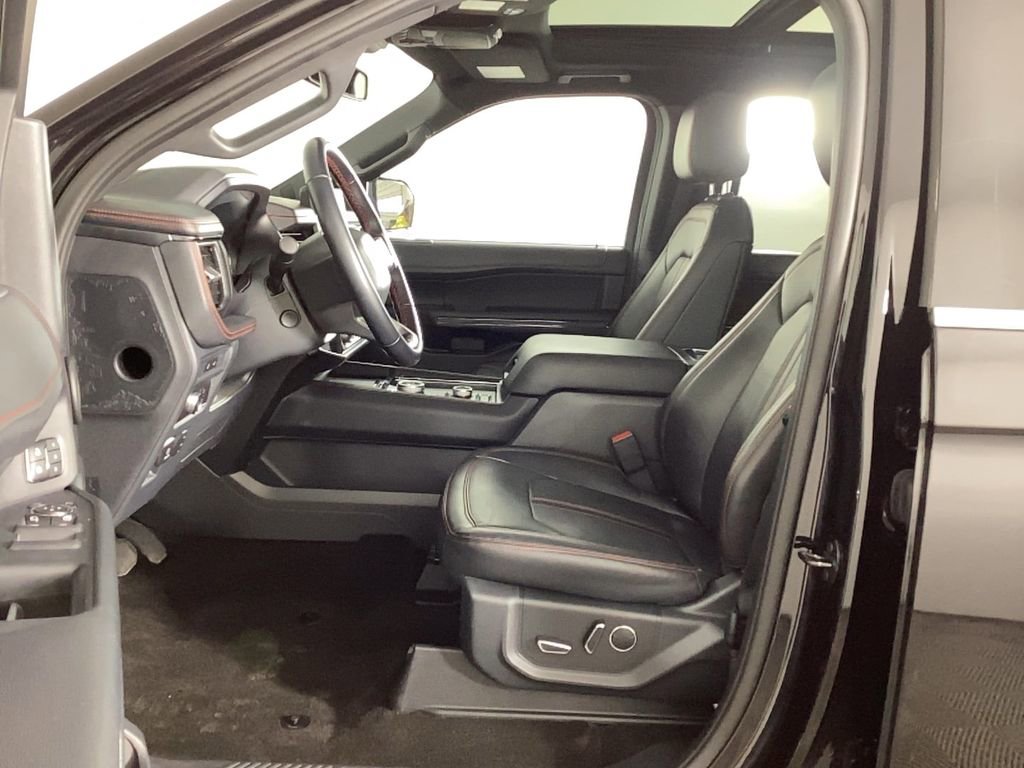 Used 2022 Ford Expedition Limited image 19