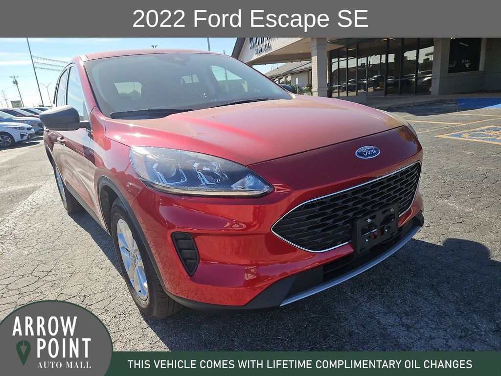 Used 2022 Ford Escape SE w/ Cold Weather Package image 2
