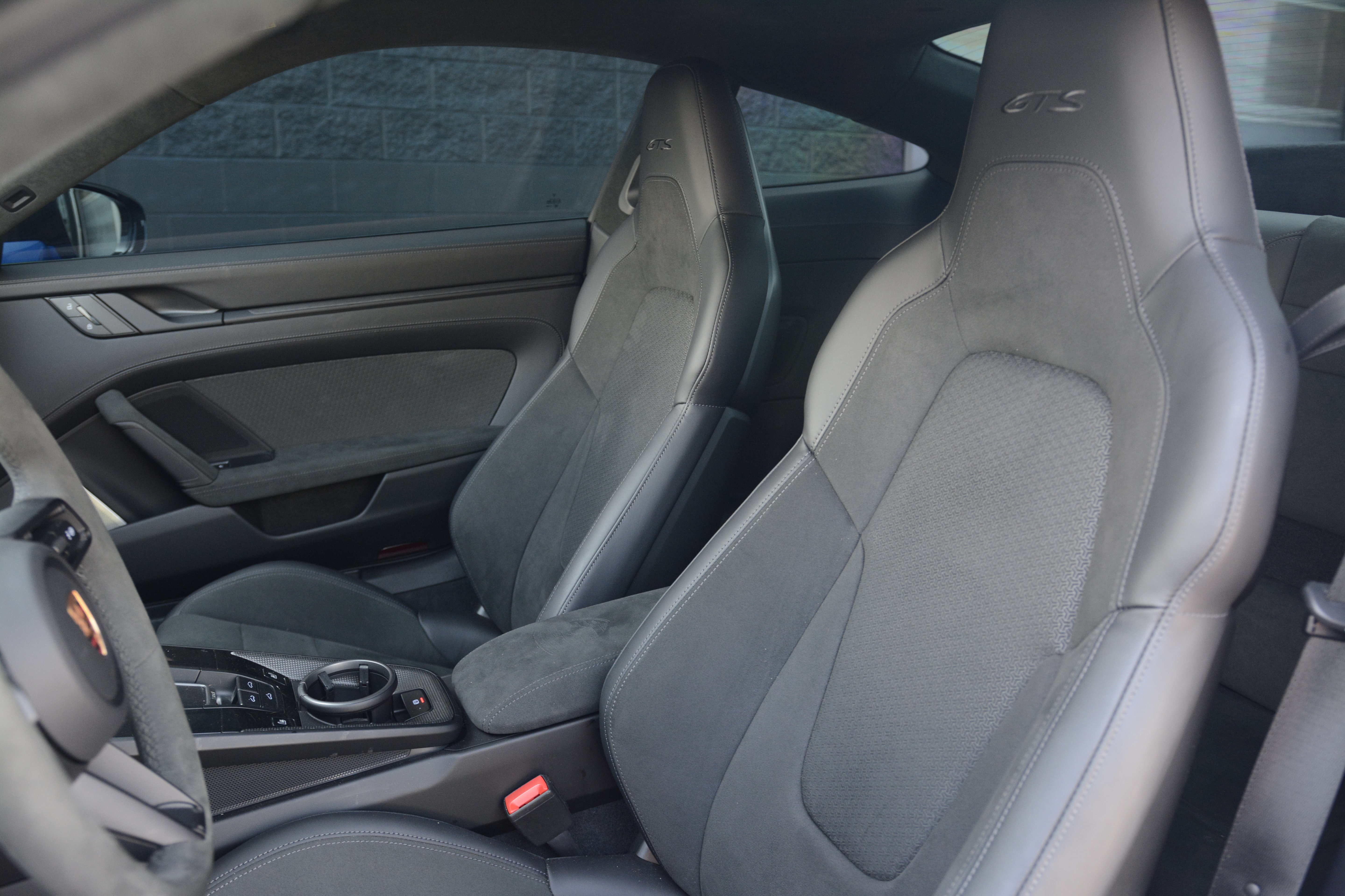 Certified 2025 Porsche 911 Carrera GTS RWD image 17