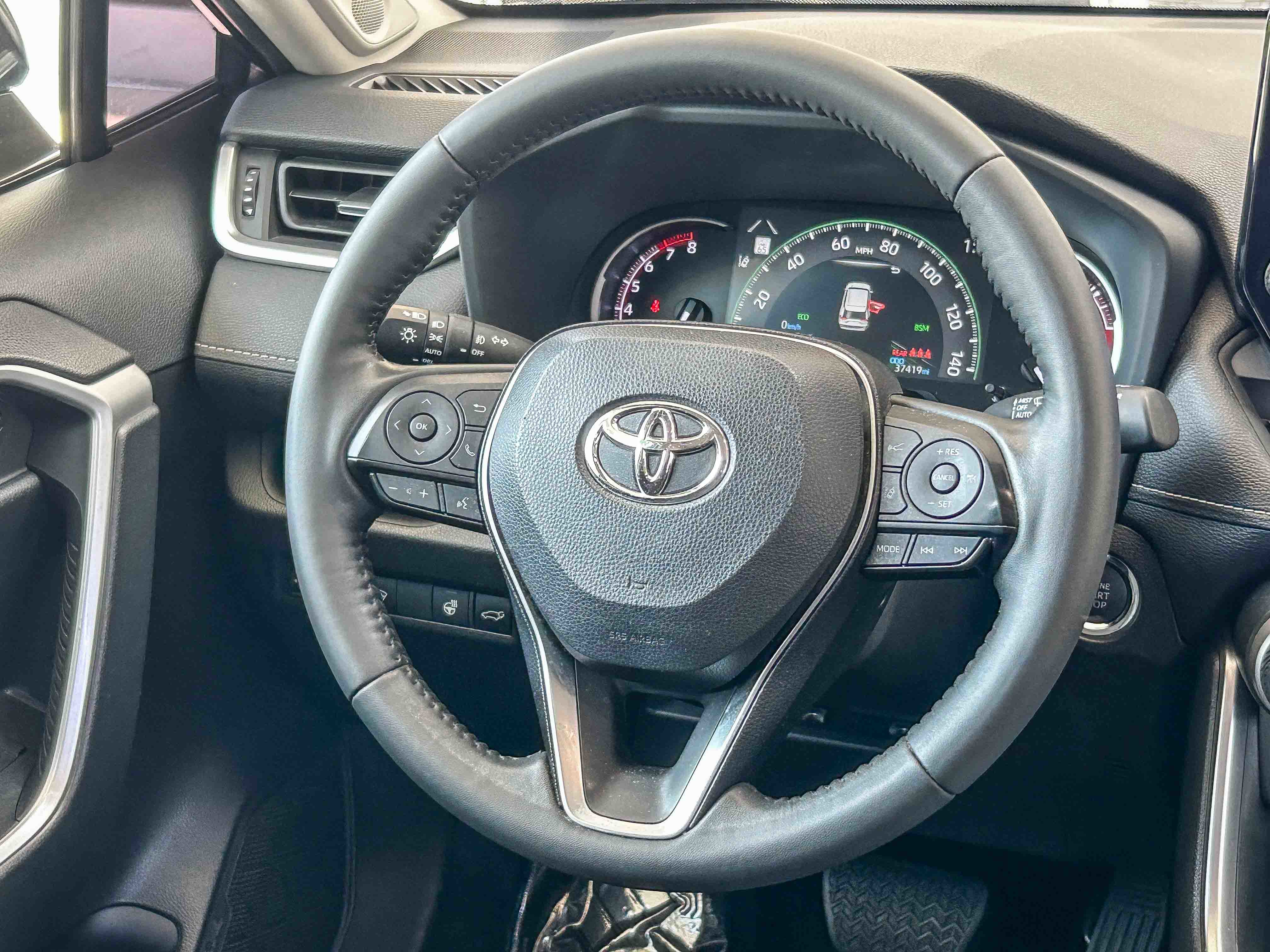 Used 2023 Toyota RAV4 XLE Premium FWD image 15