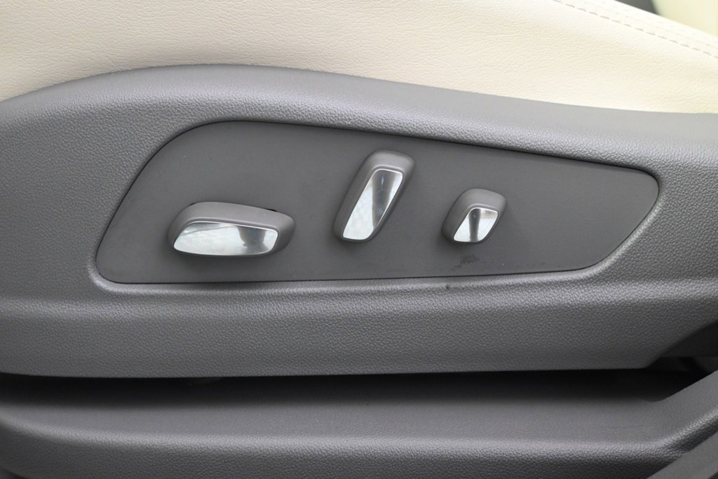 New 2025 Cadillac XT5 Premium Luxury w/ LPO, Floor Liner Package image 14