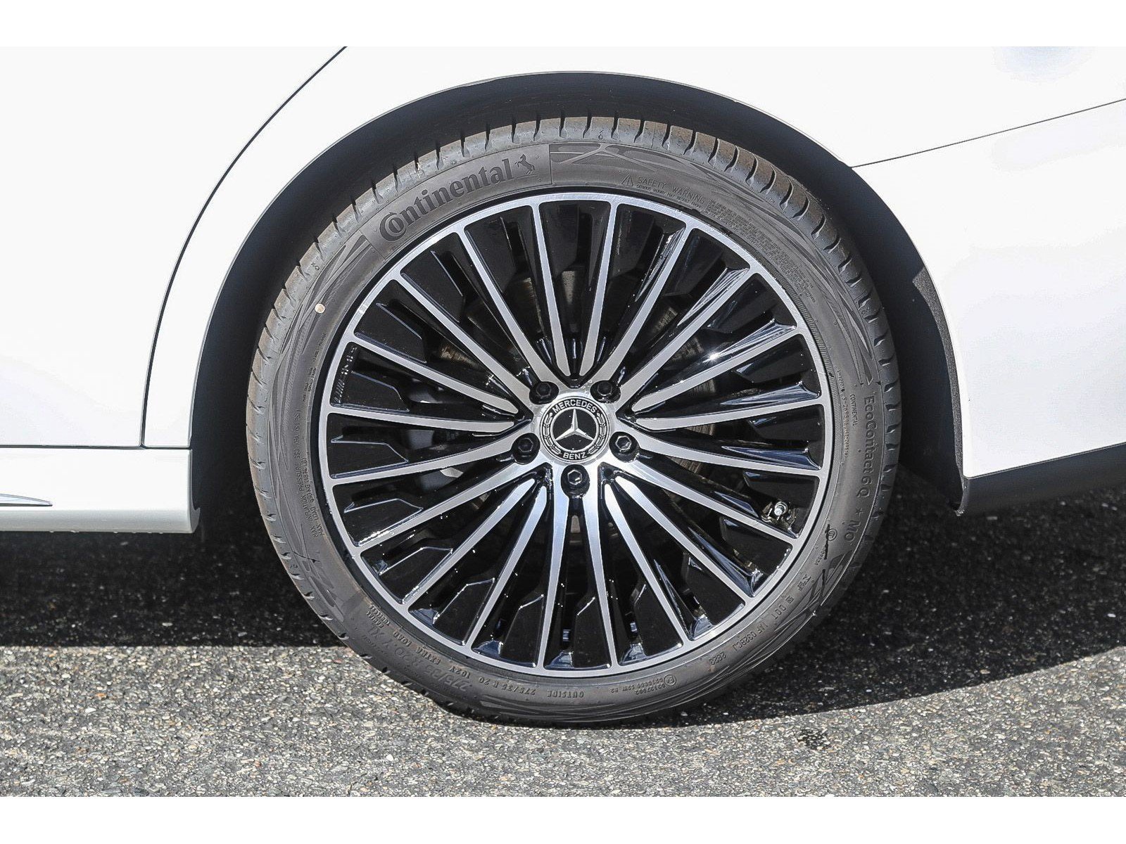 New 2024 Mercedes-Benz E 350 4MATIC Sedan image 9