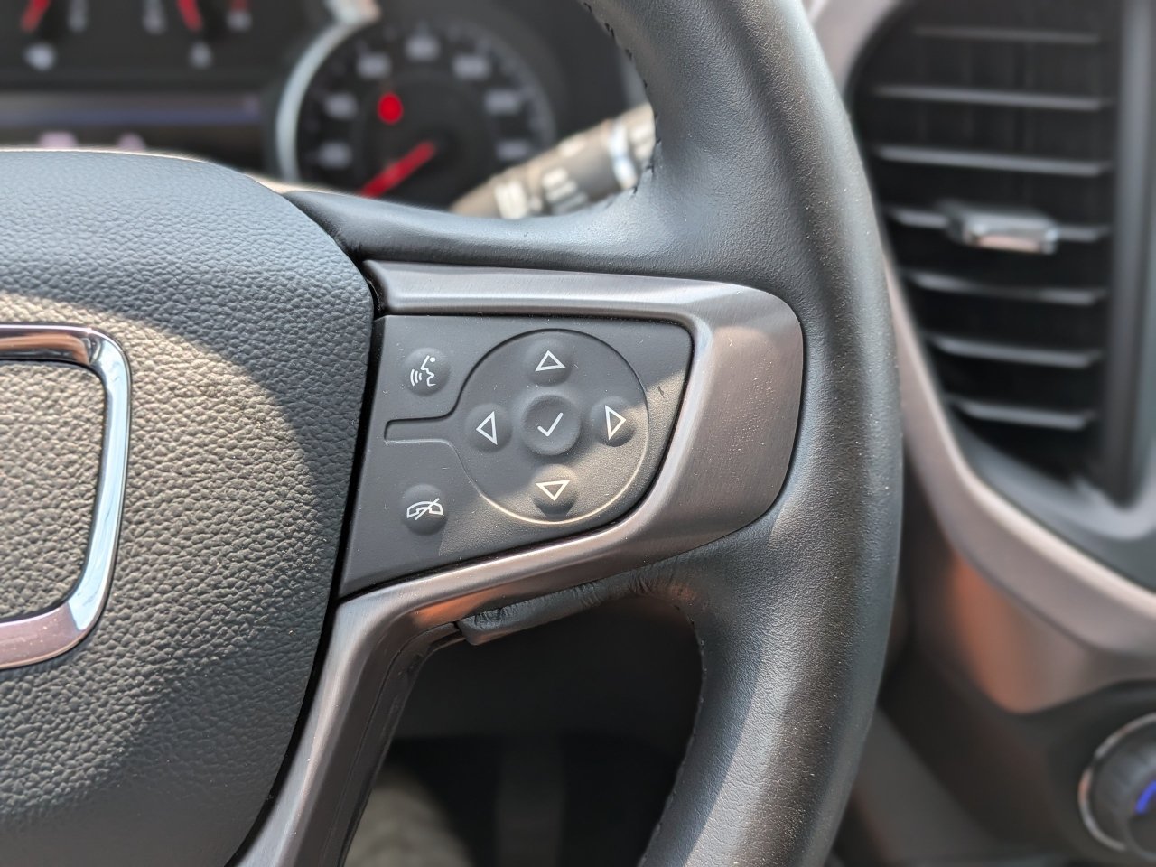 Used 2022 GMC Acadia AT4 w/ Preferred Package AWD/4WD image 34