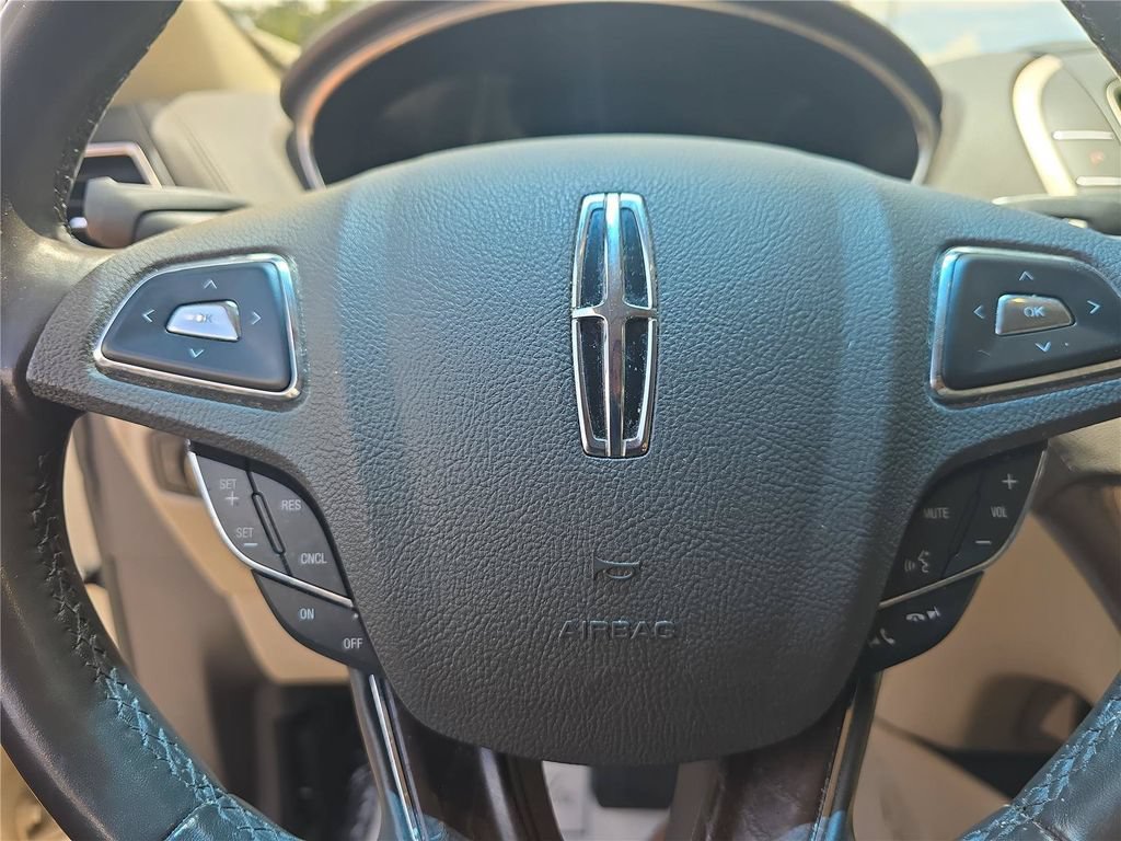 Used 2016 Lincoln MKX Select w/ Select Plus Package FWD image 23