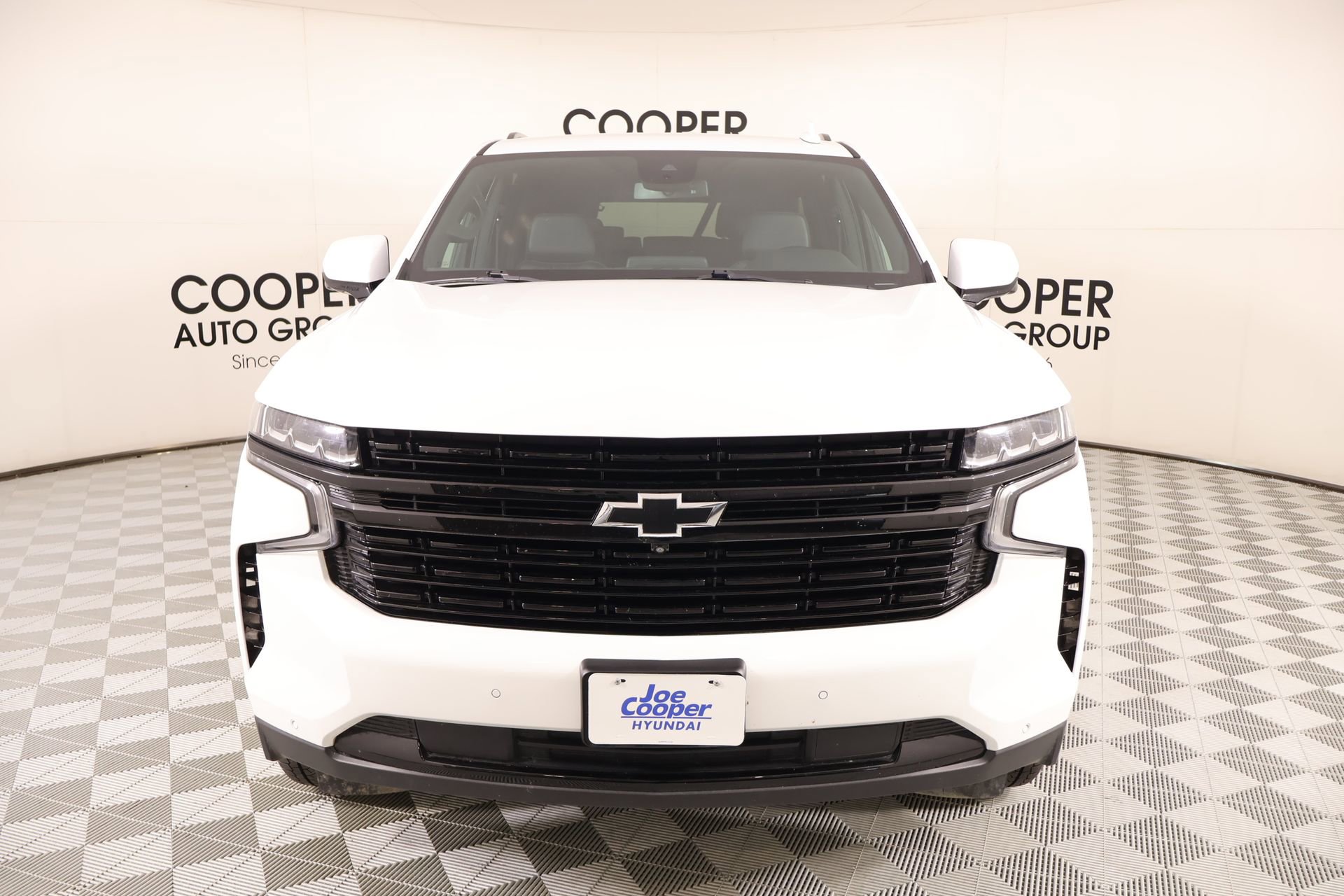 Used 2024 Chevrolet Suburban RST w/ Luxury Package RWD image 9
