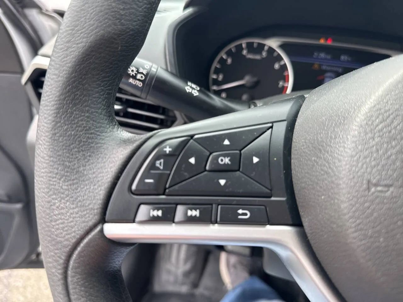 Used 2022 Nissan Altima 2.5 SV image 14