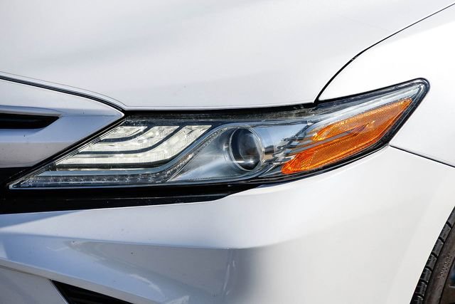 Used 2019 Toyota Camry XSE image 8